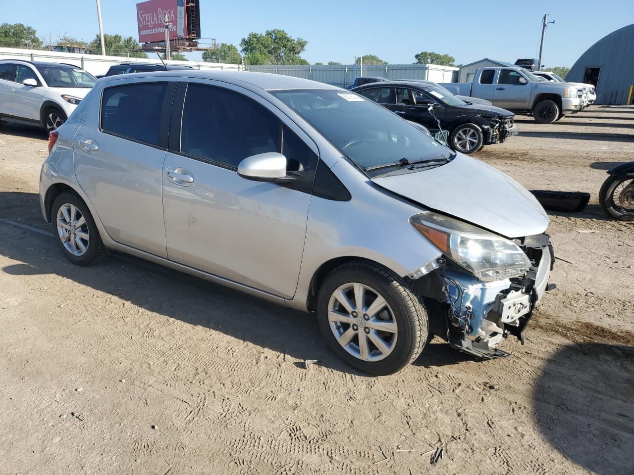 2015 Toyota Yaris - Фото 4