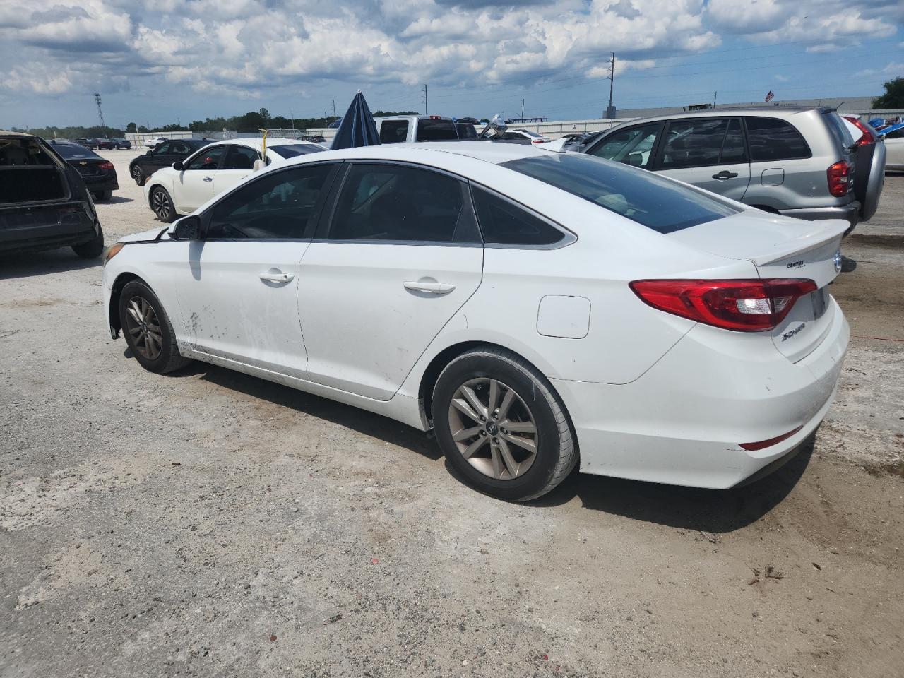 2017 Hyundai Sonata Se - Image 2