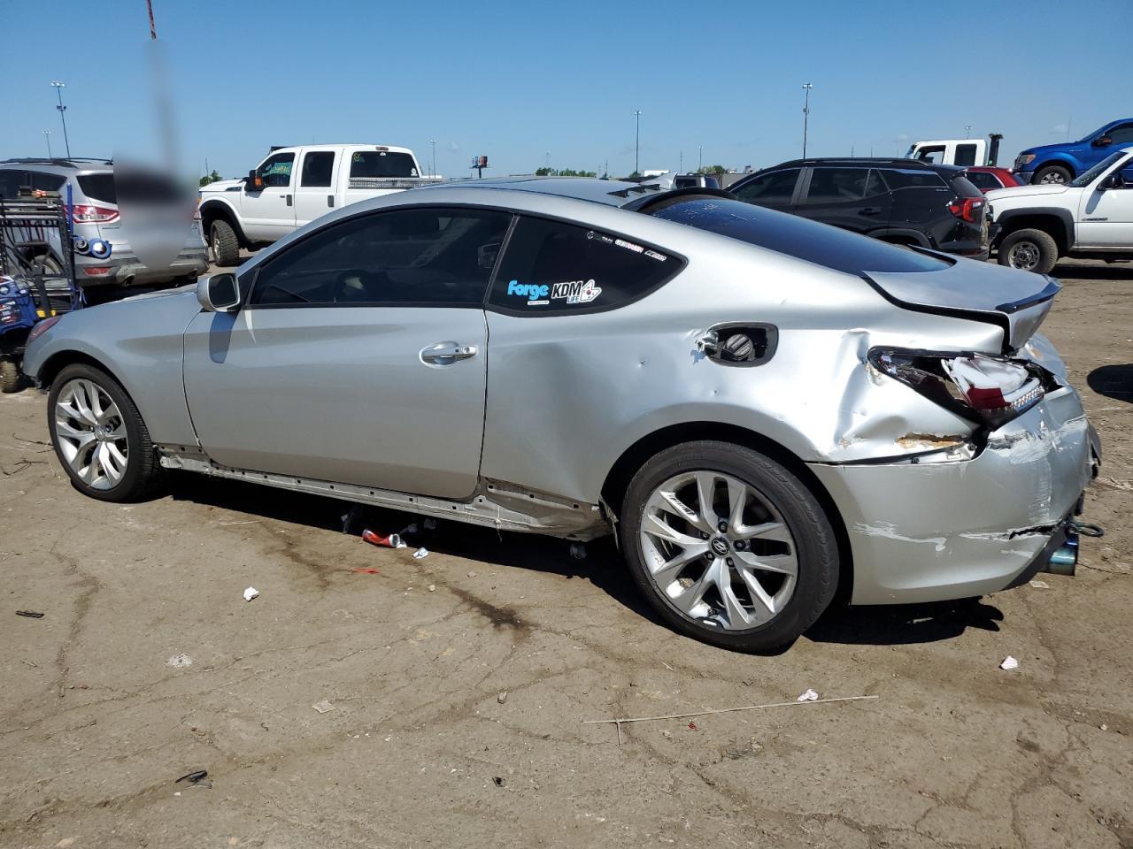 2013 Hyundai Genesis Coupe 2.0T - Фото 2