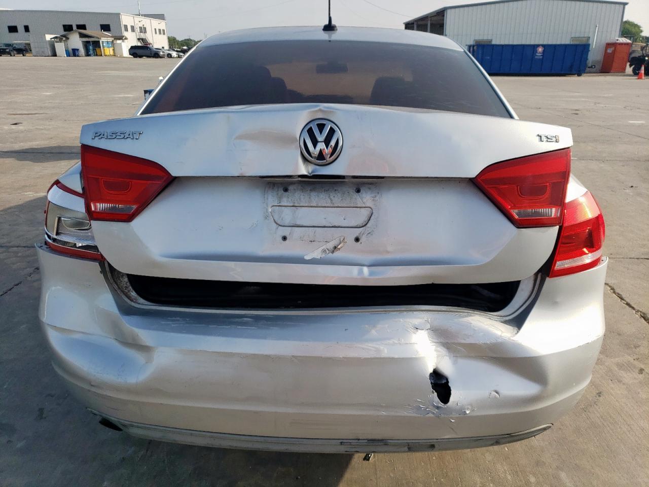 2015 Volkswagen Passat S - Image 6
