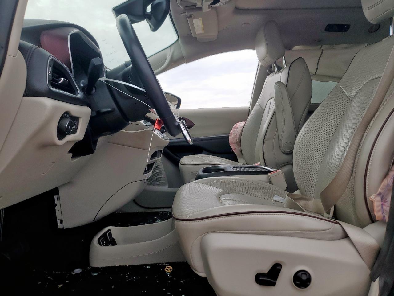 2018 Chrysler Pacifica Limited - Image 7