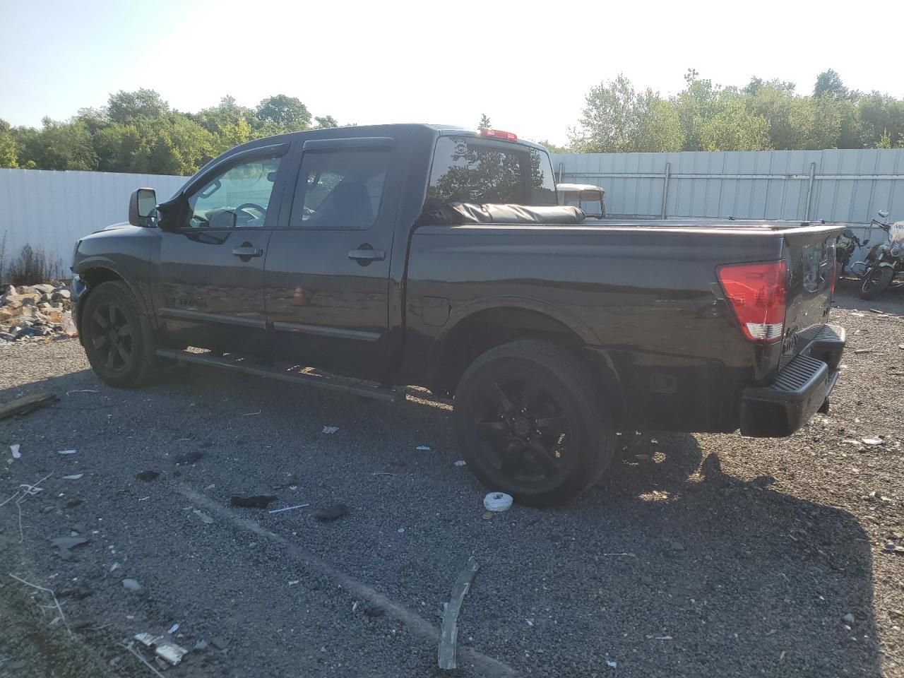 2014 Nissan Titan S - Фото 2