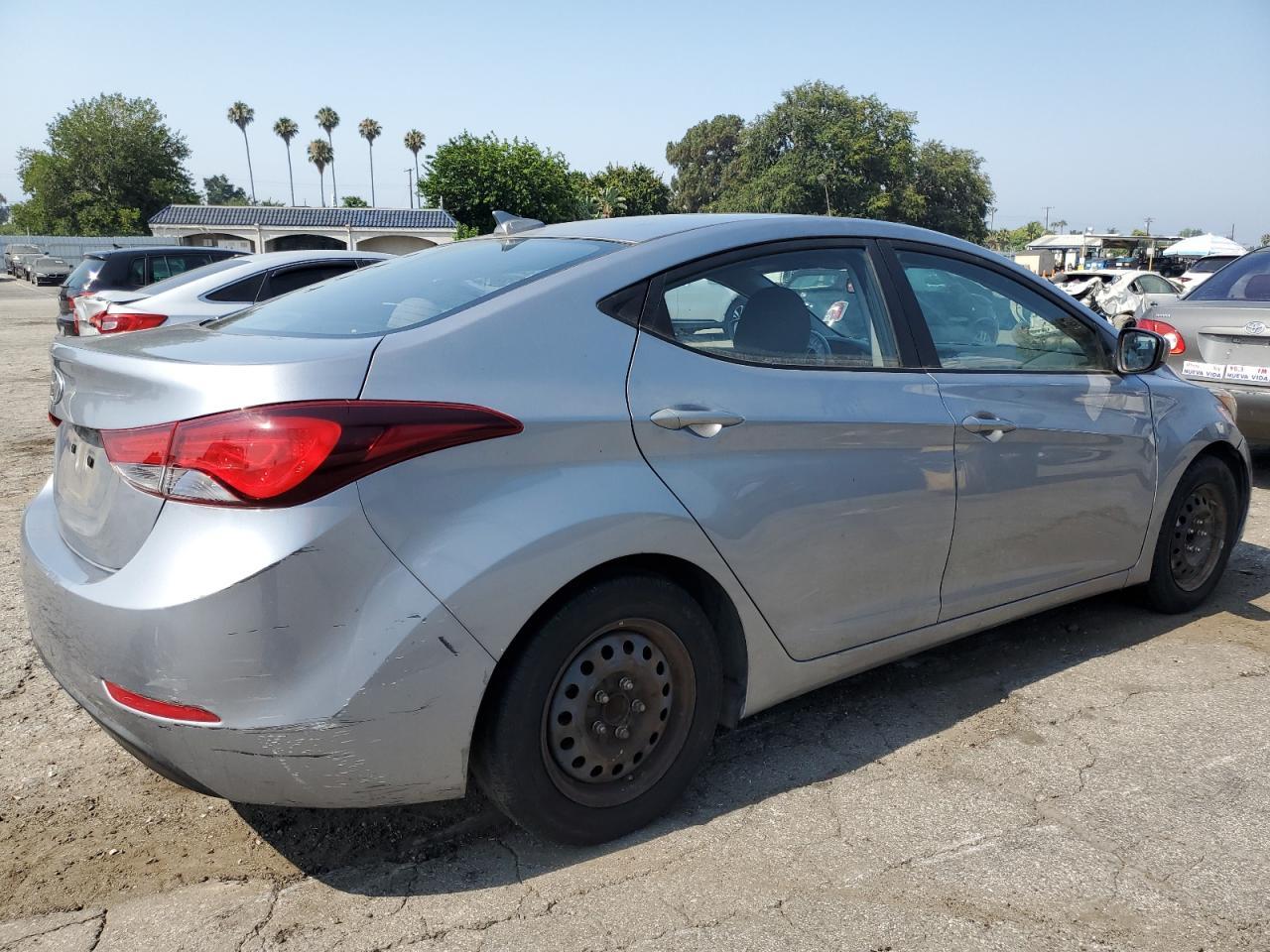 2016 Hyundai Elantra Se - Image 3