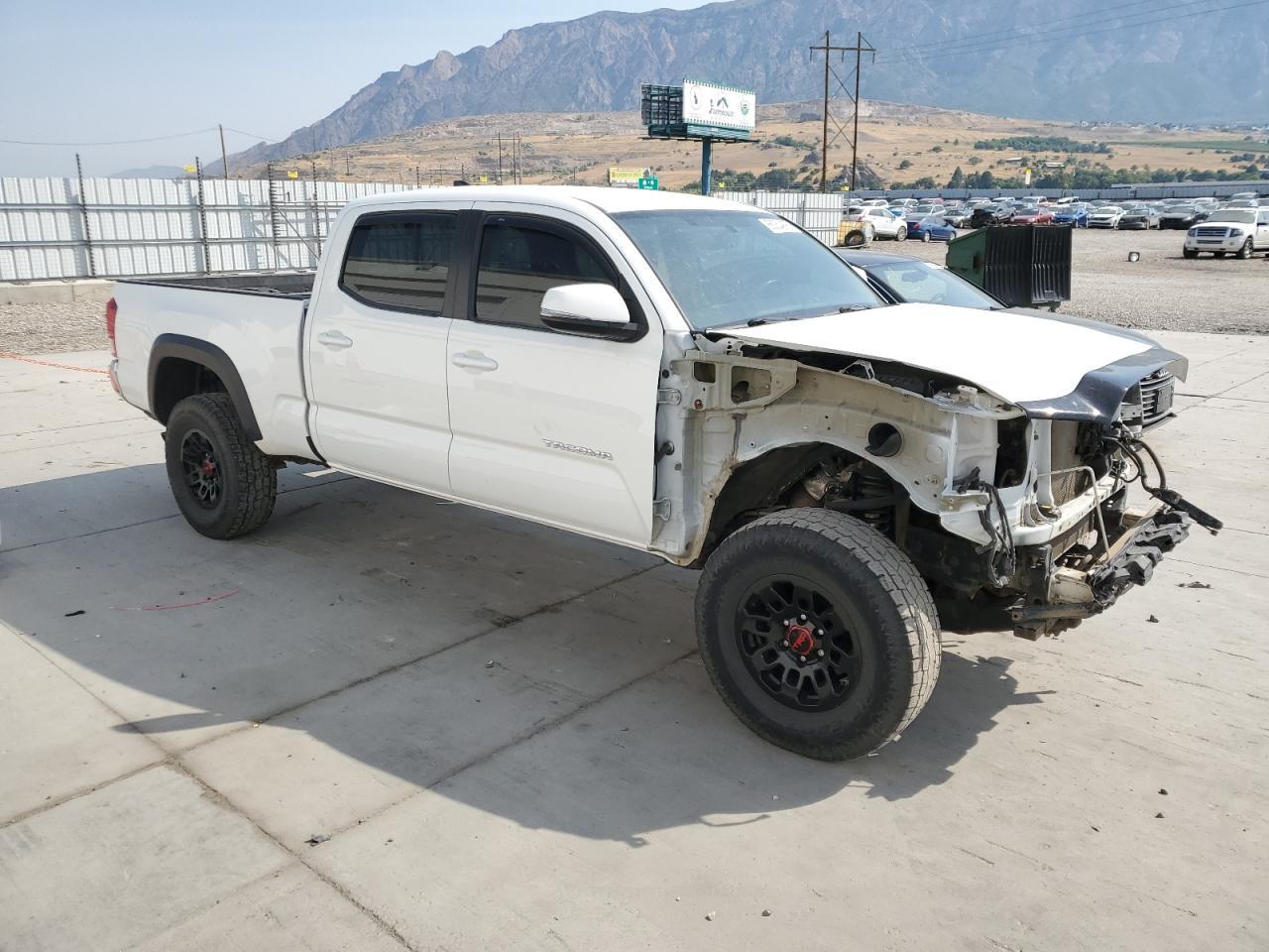 2017 Toyota Tacoma Double Cab - Фото 4