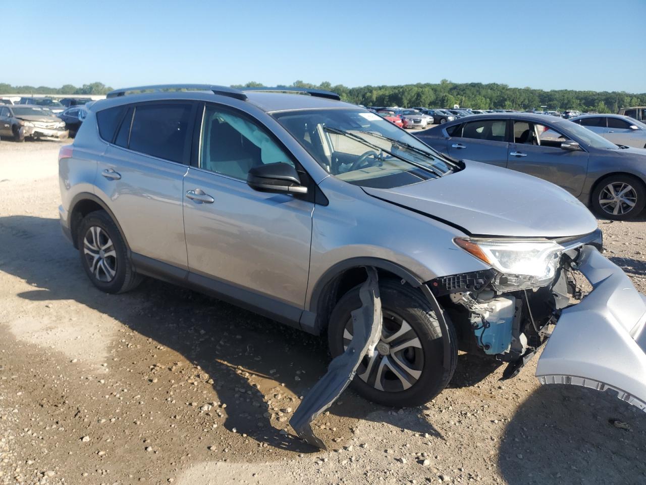 2018 Toyota Rav4 Le - Image 4