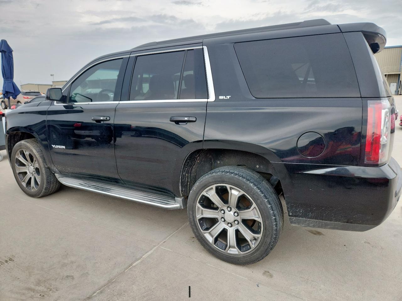 2015 GMC Yukon Slt - Image 2