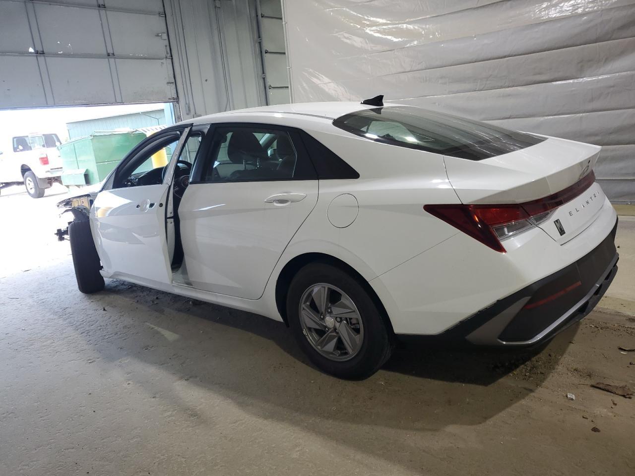 2025 Hyundai Elantra Se - Фото 2