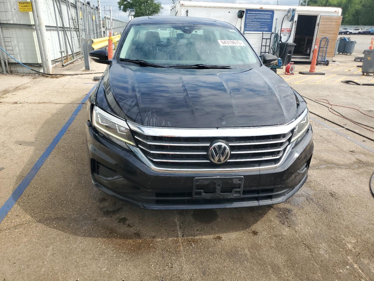 2020 Volkswagen Passat Se - Image 5