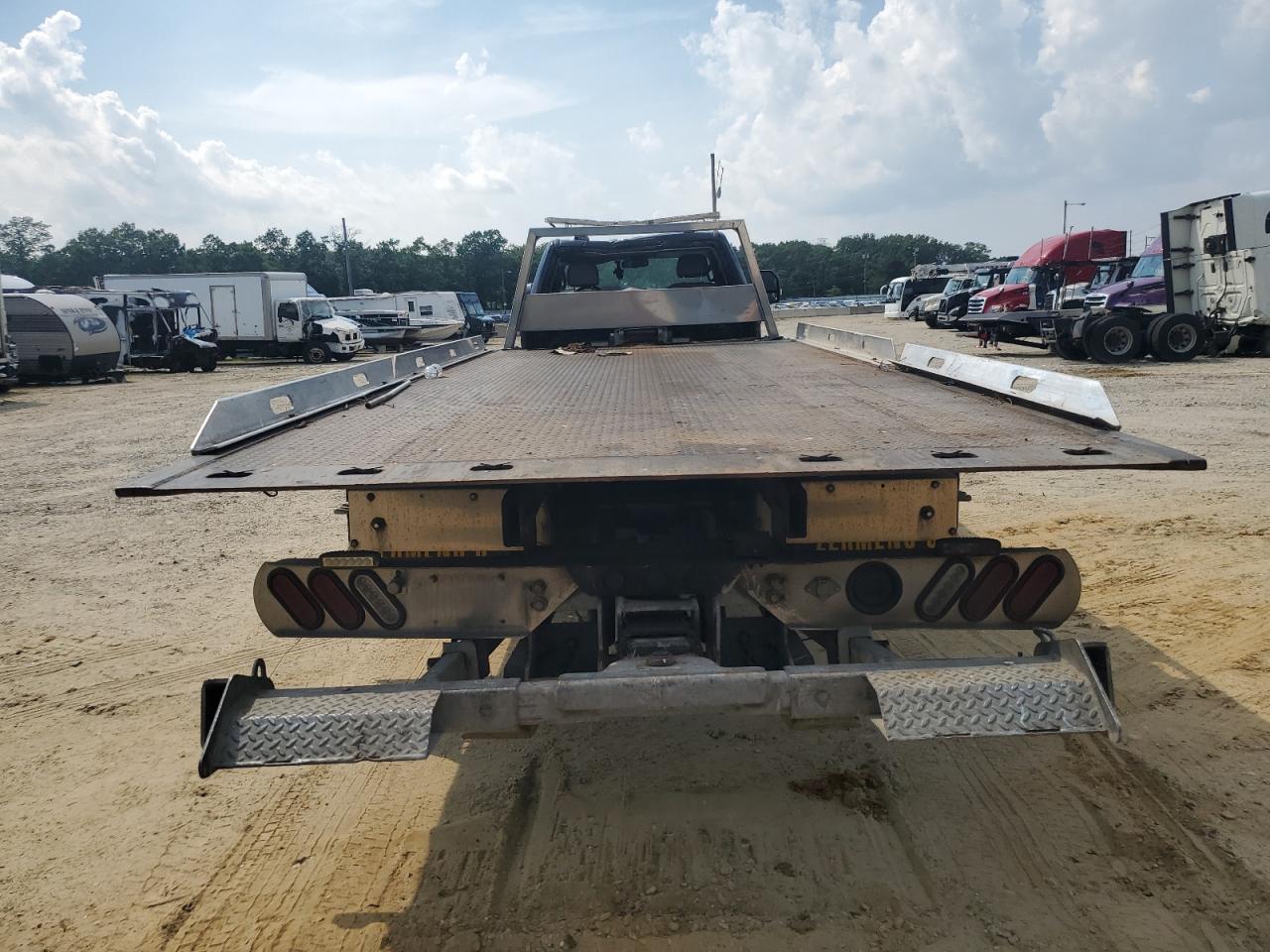 2022 Ford F550 Super Duty - Image 6