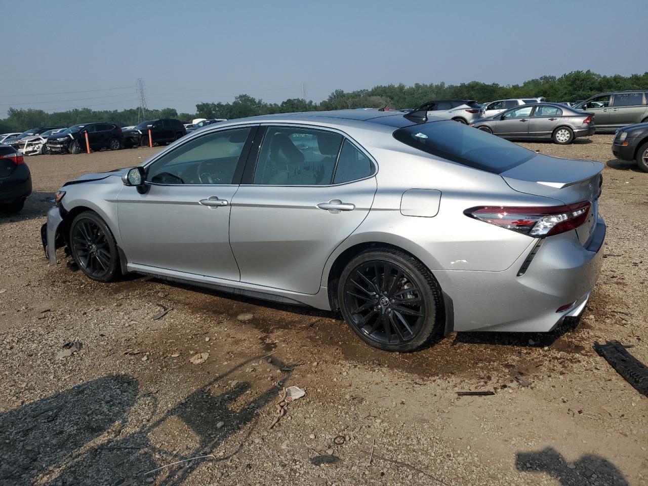 2021 Toyota Camry Xse - Фото 2