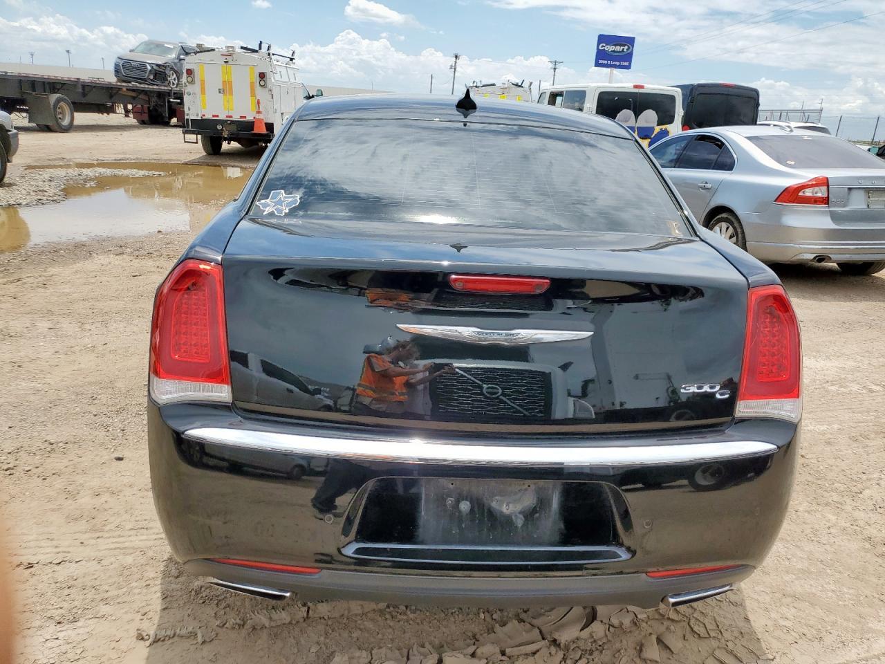 2016 Chrysler 300C - Image 6