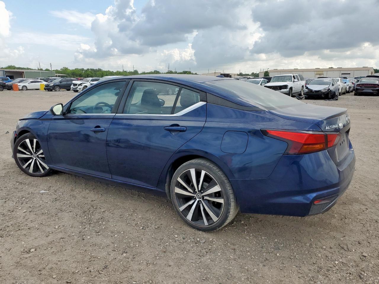 2021 Nissan Altima Sr - Image 2
