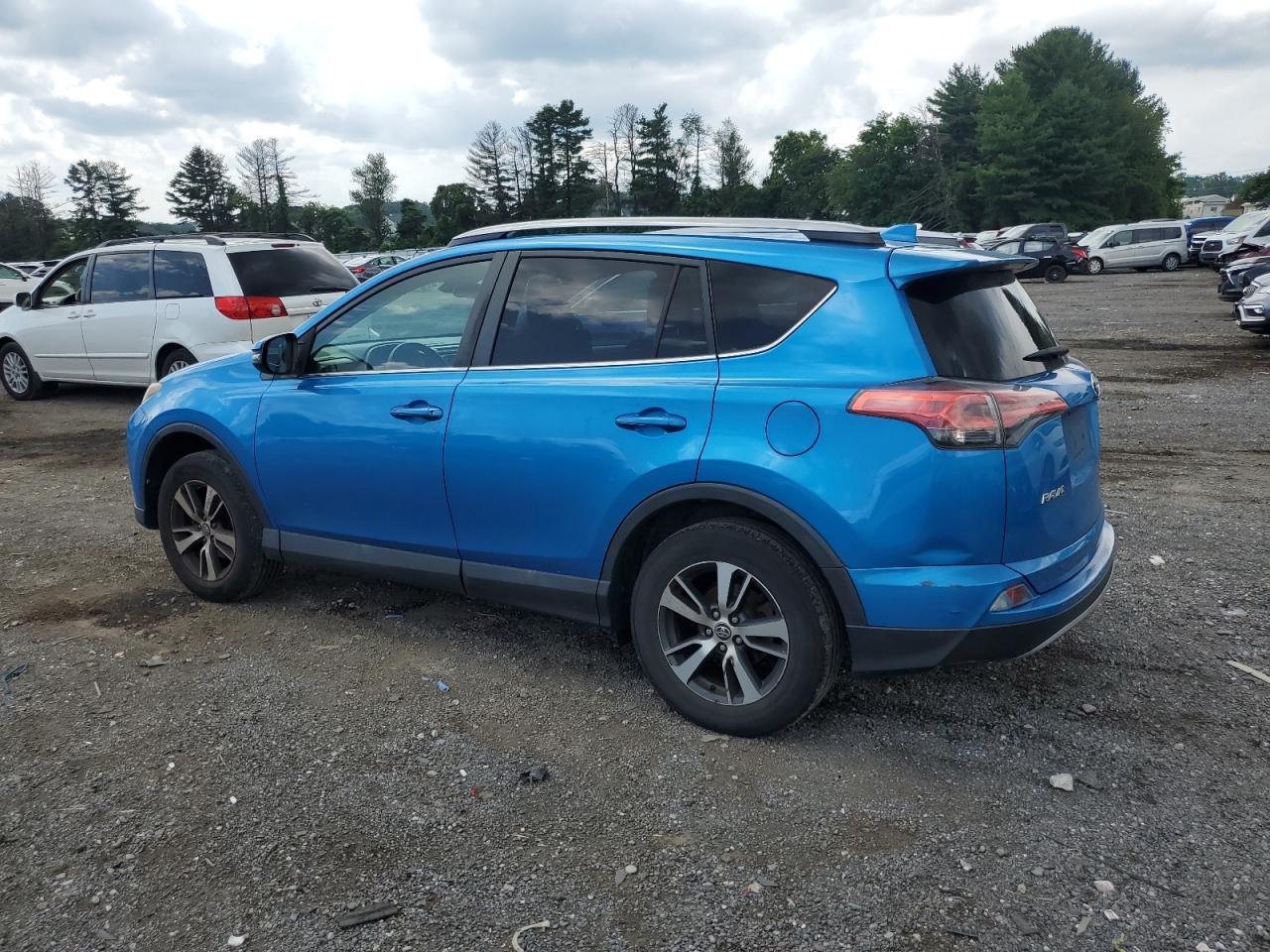 2017 Toyota Rav4 Xle - Image 2