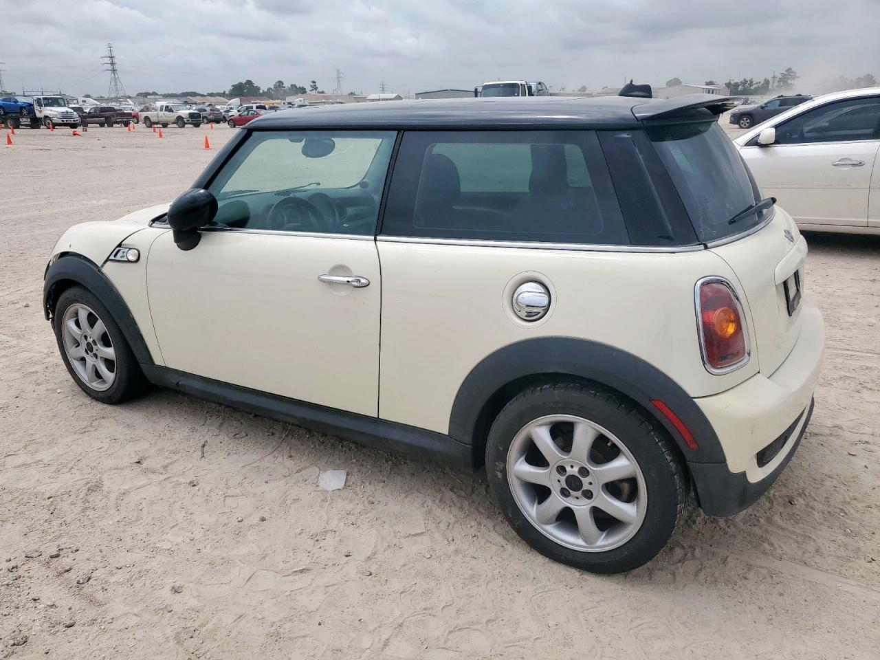 2009 Mini Cooper S - Image 2