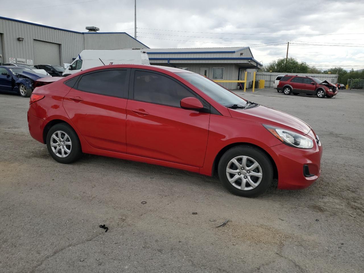 2013 Hyundai Accent Gls - Фото 4