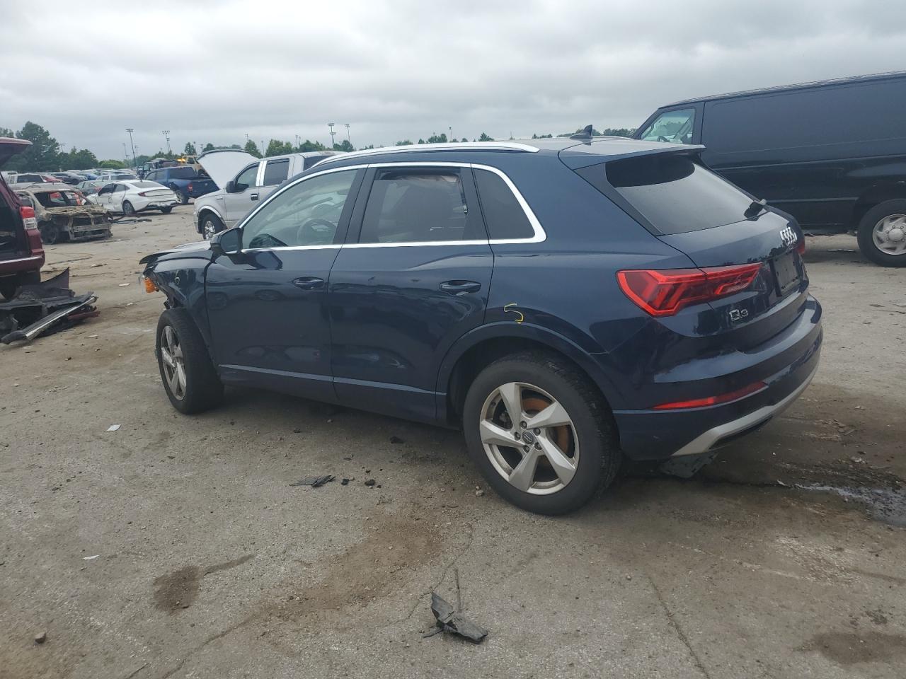 2020 Audi Q3 Premium - Фото 2