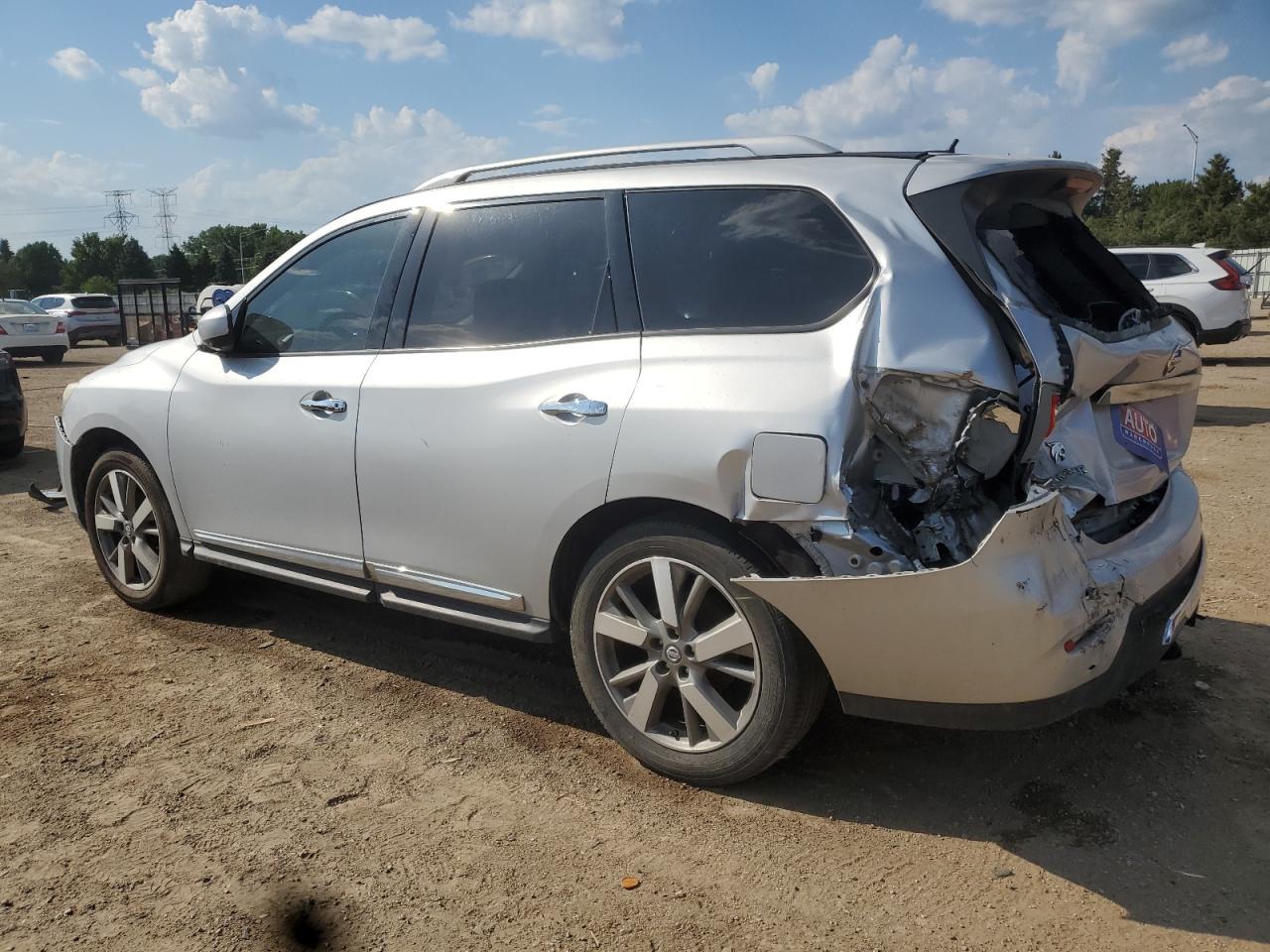 2014 Nissan Pathfinder S - Фото 2