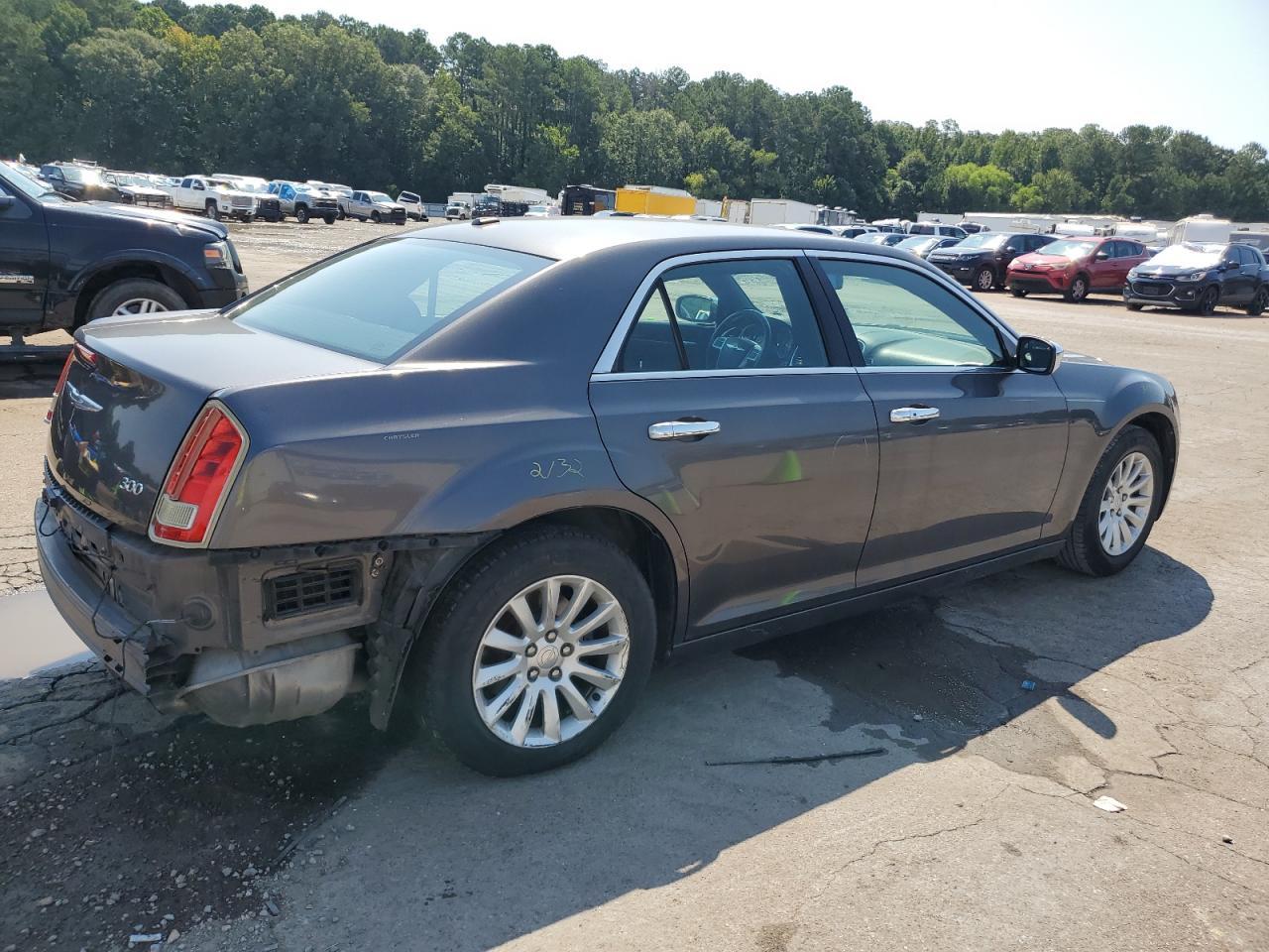 2013 Chrysler 300 - Фото 3