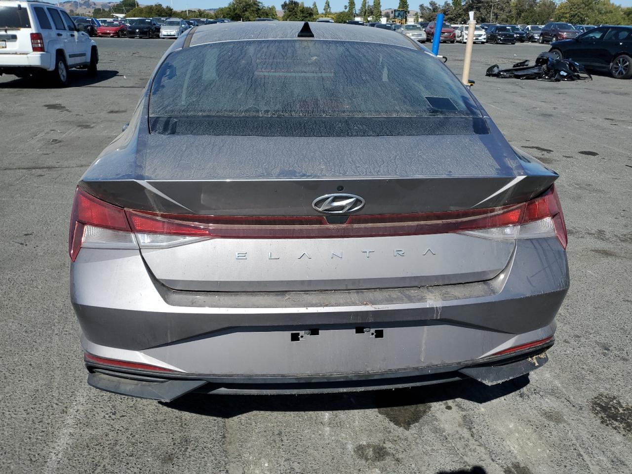2023 Hyundai Elantra Se - Image 6