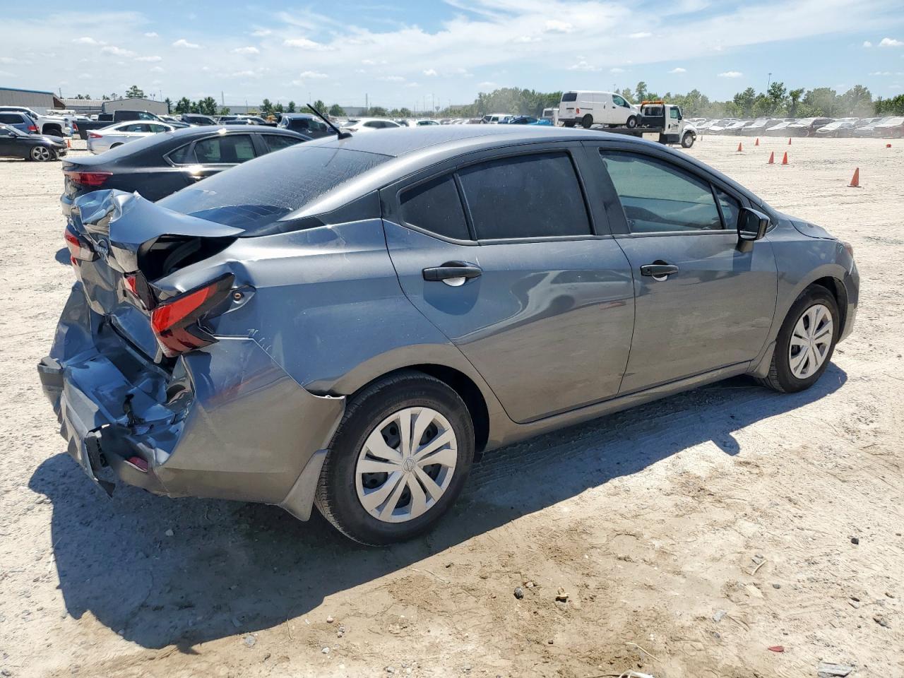 2024 Nissan Versa S - Фото 3