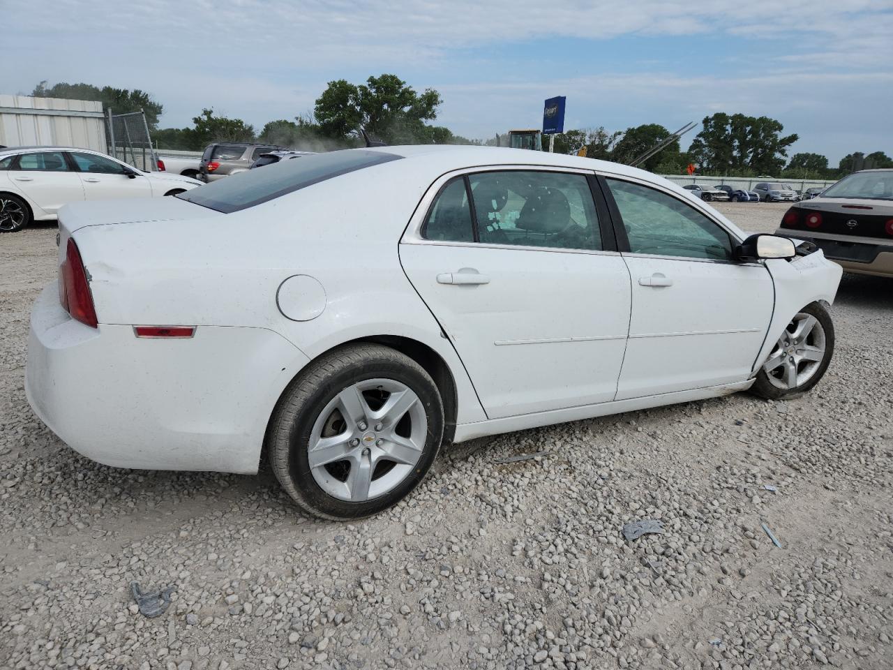 2011 Chevrolet Malibu Ls - Image 3