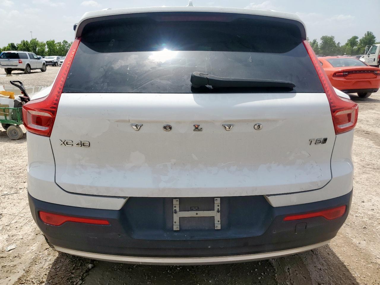 2019 Volvo Xc40 T5 Momentum - Фото 6