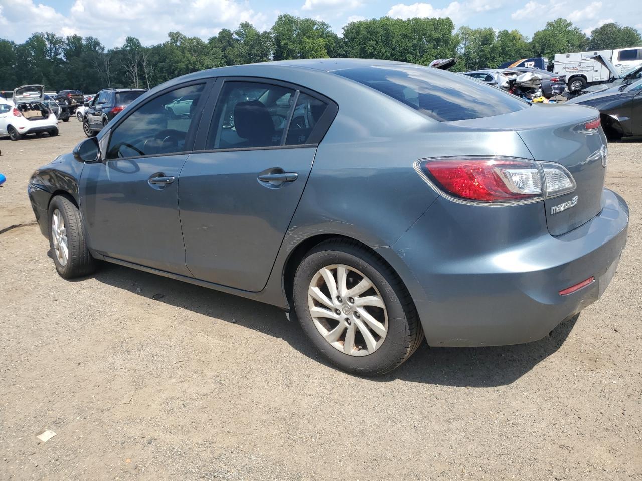 2012 Mazda 3 I - Image 2