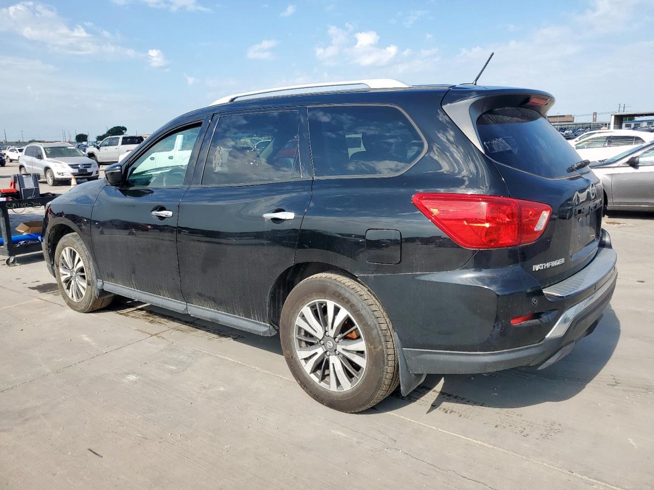 2017 Nissan Pathfinder S - Image 2