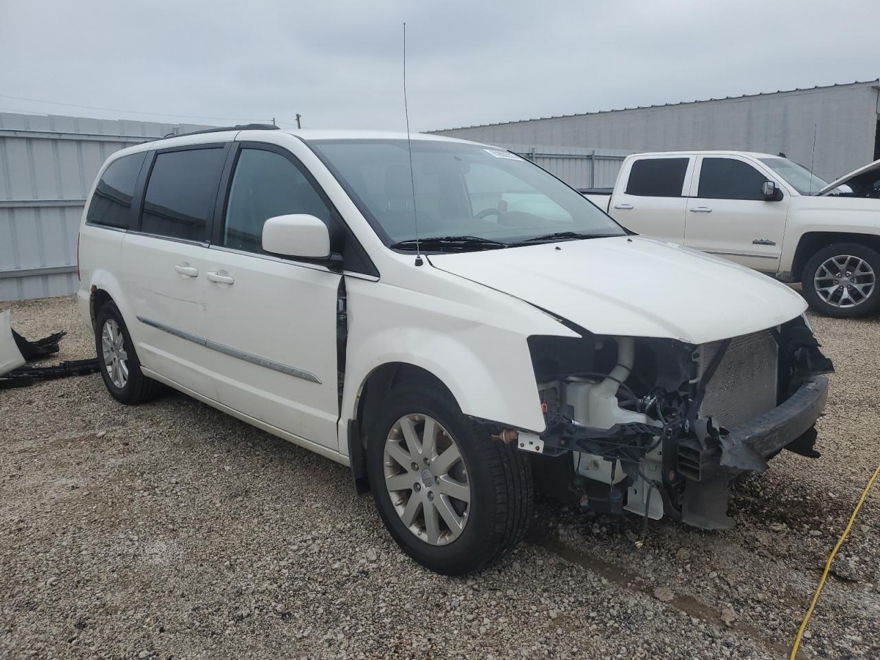 2012 Chrysler Town & Country Touring - Image 4
