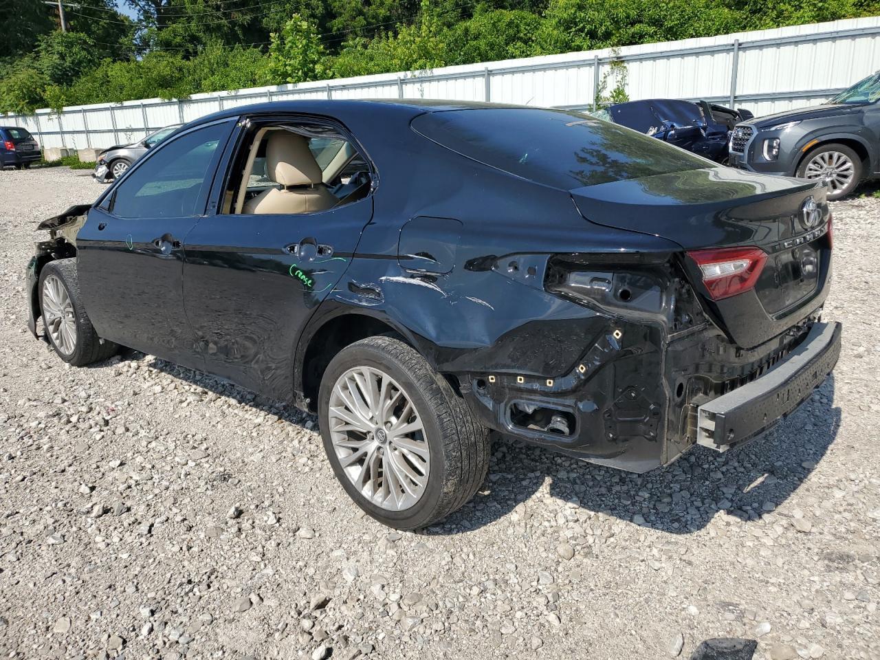 2018 Toyota Camry L - Фото 2