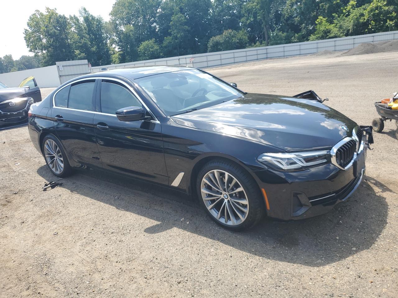 2023 BMW 530 Xi - Image 4