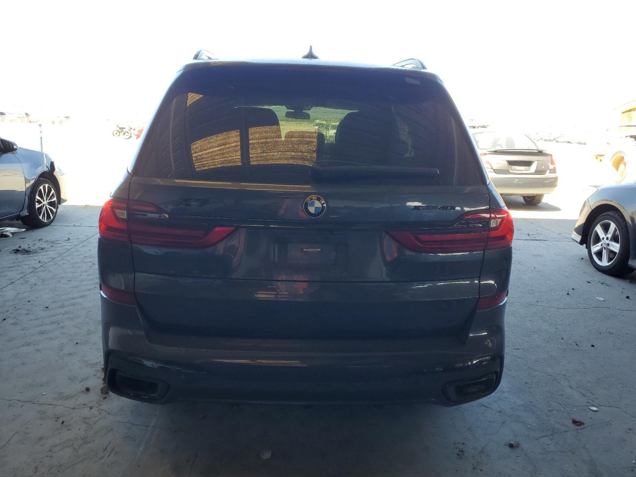2020 BMW X7 xDrive40I - Фото 6