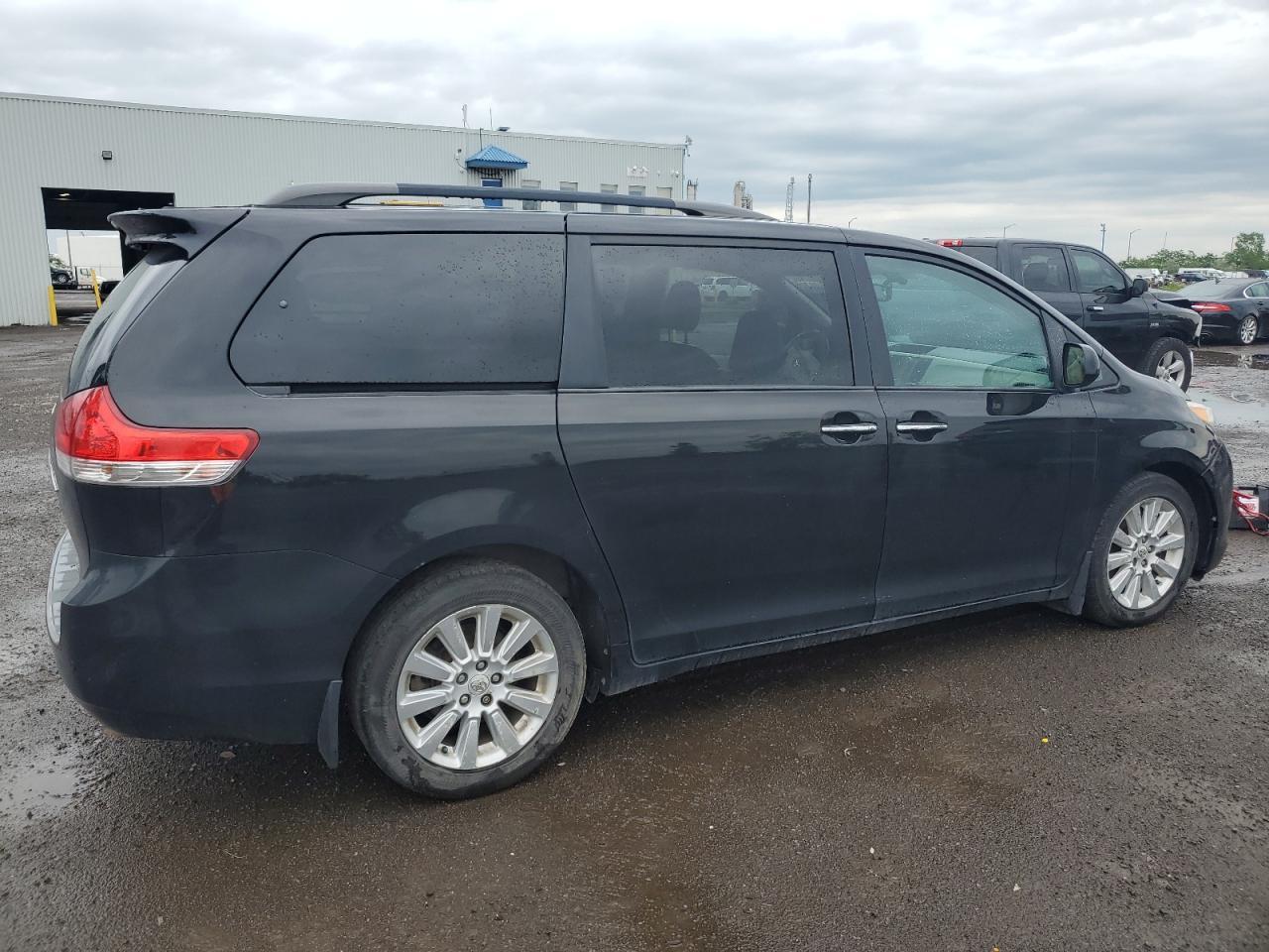 2011 Toyota Sienna Xle - Фото 3