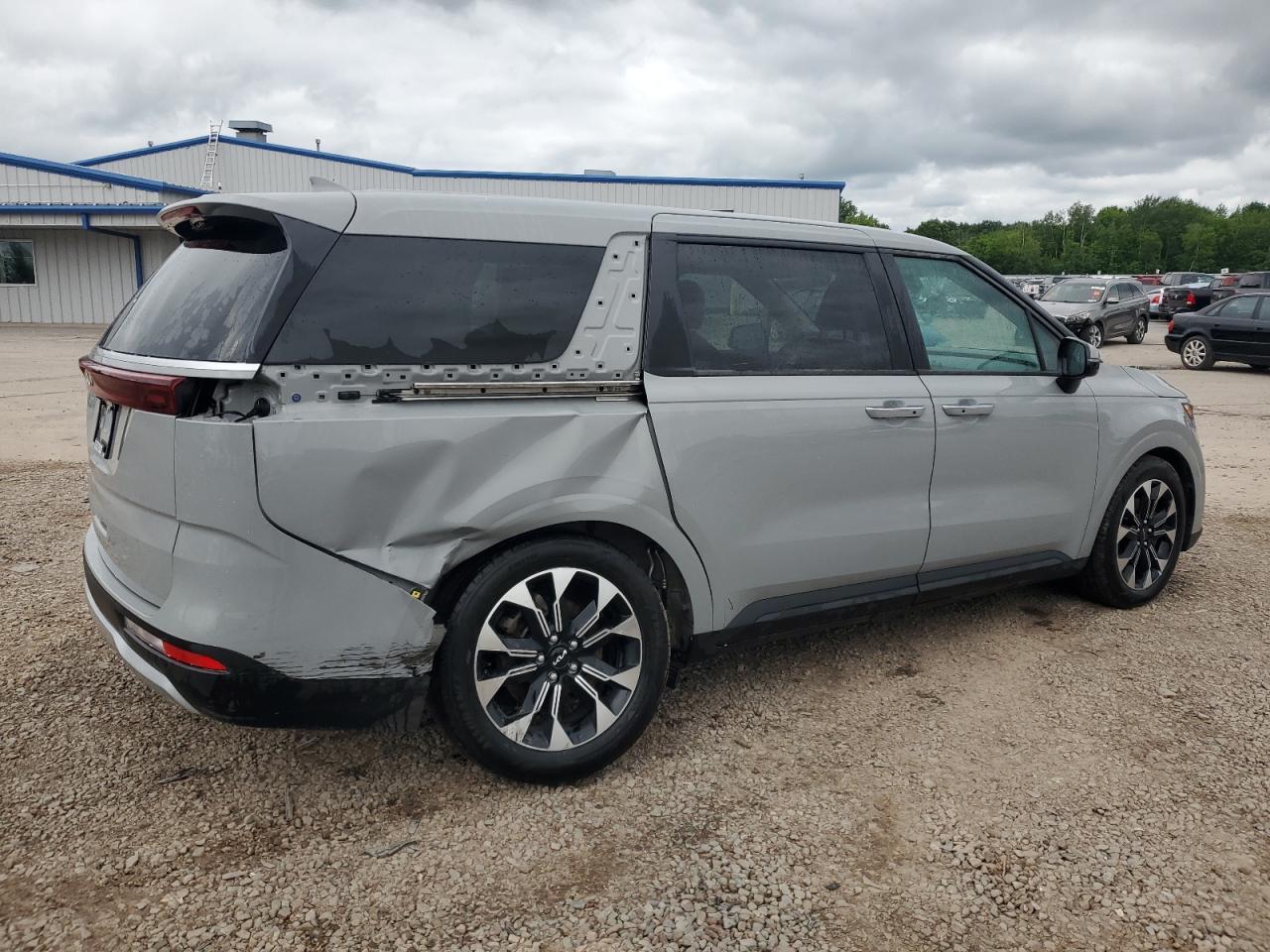 2024 Kia Carnival Ex - Image 3