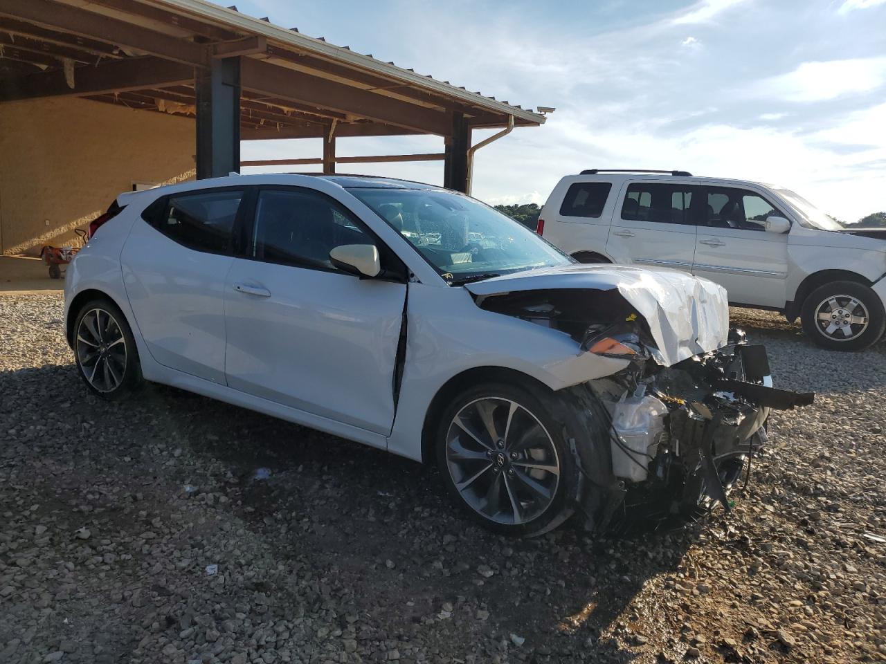 2019 Hyundai Veloster 2.0L Premium - Image 4