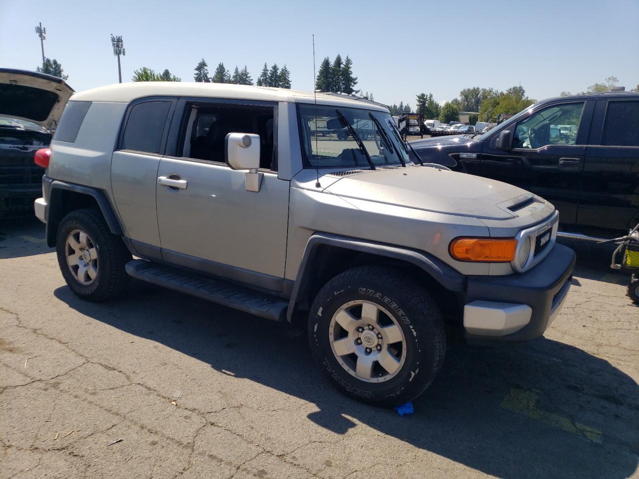 2010 Toyota Fj Cruiser - Image 4