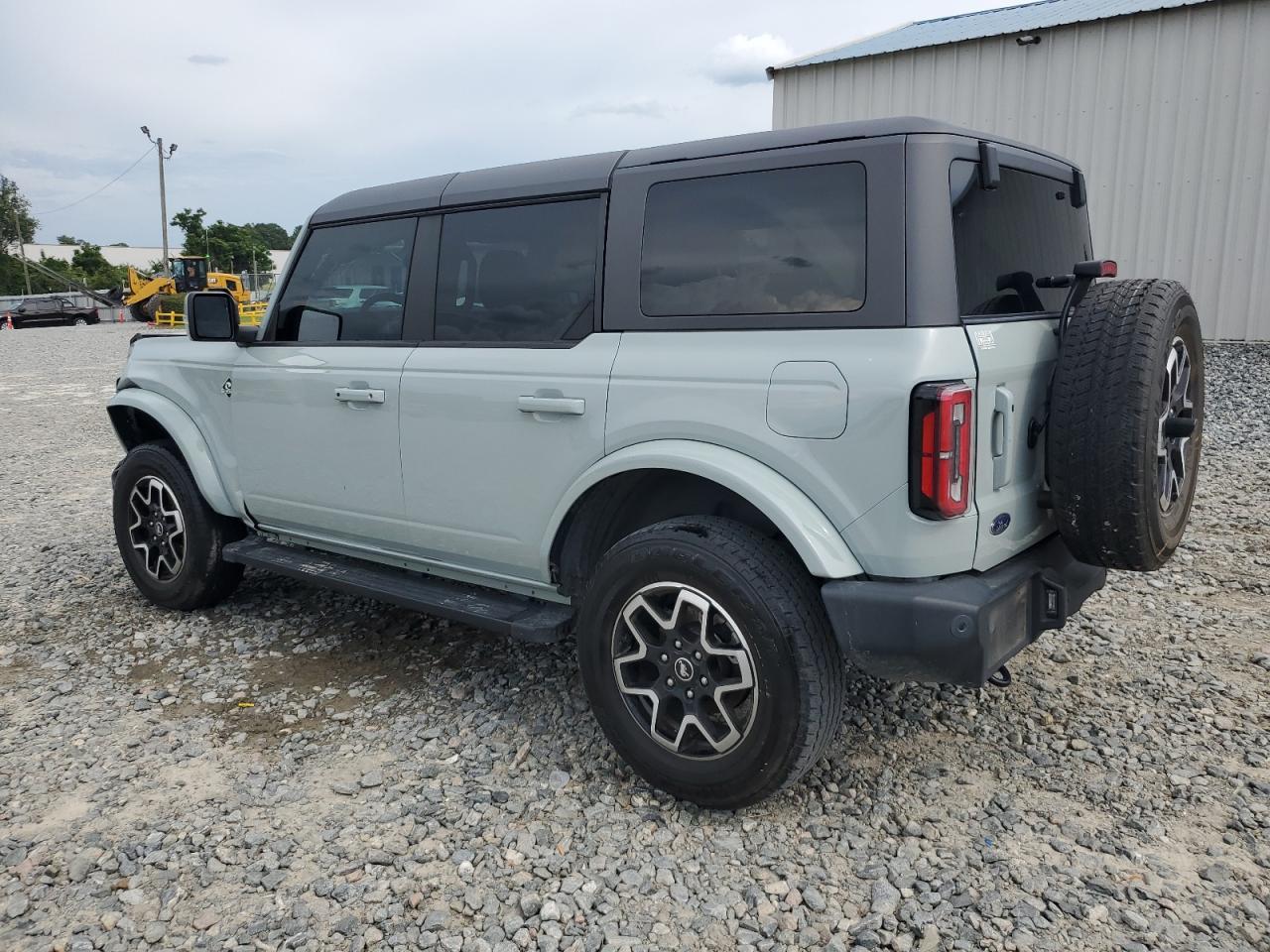 2023 Ford Bronco Base - Image 2