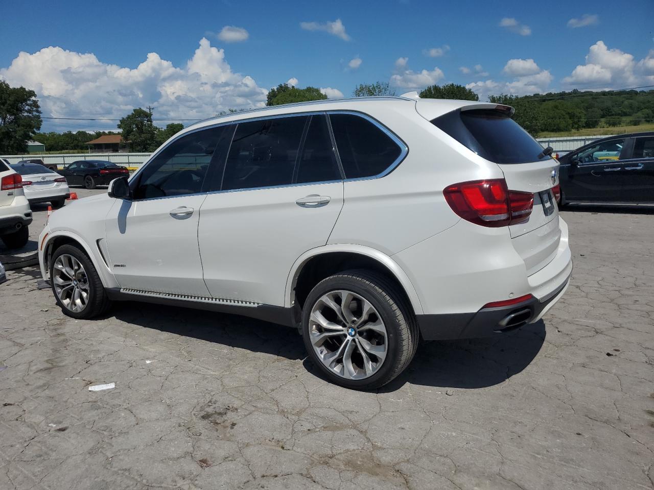 2015 BMW X5 xDrive50I - Фото 2
