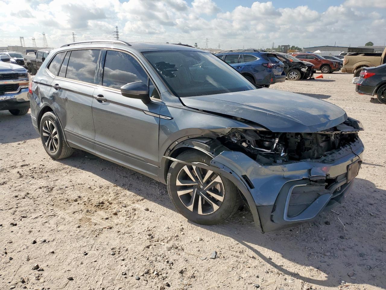 2023 Volkswagen Tiguan S - Фото 4