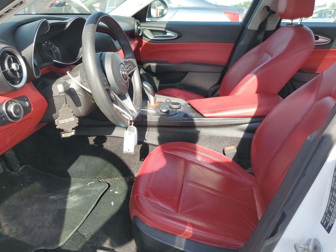 2017 Alfa Romeo Giulia Q4 - Image 7