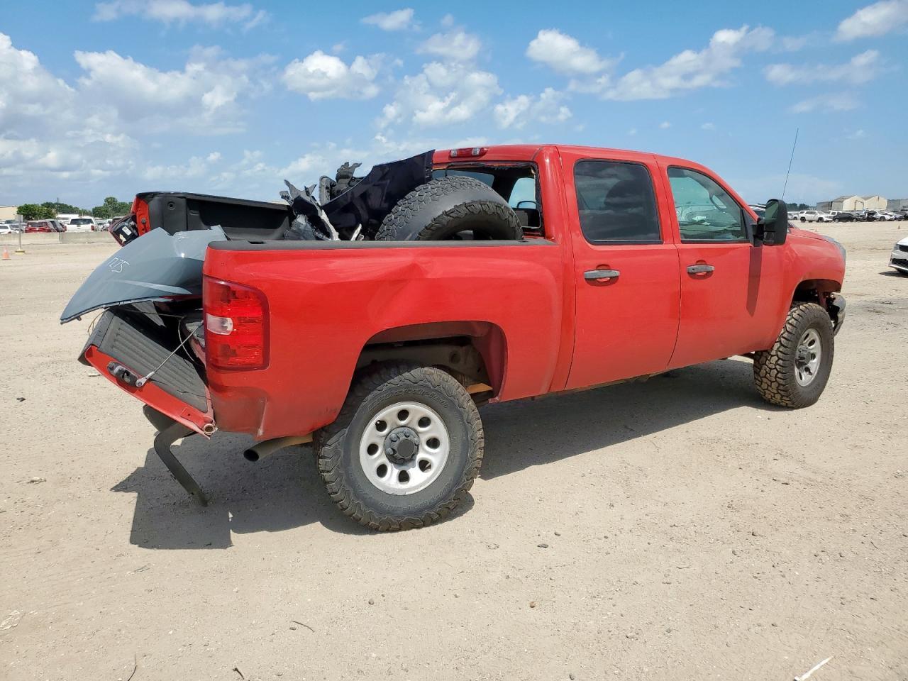 2010 Chevrolet Silverado C1500 - Image 3