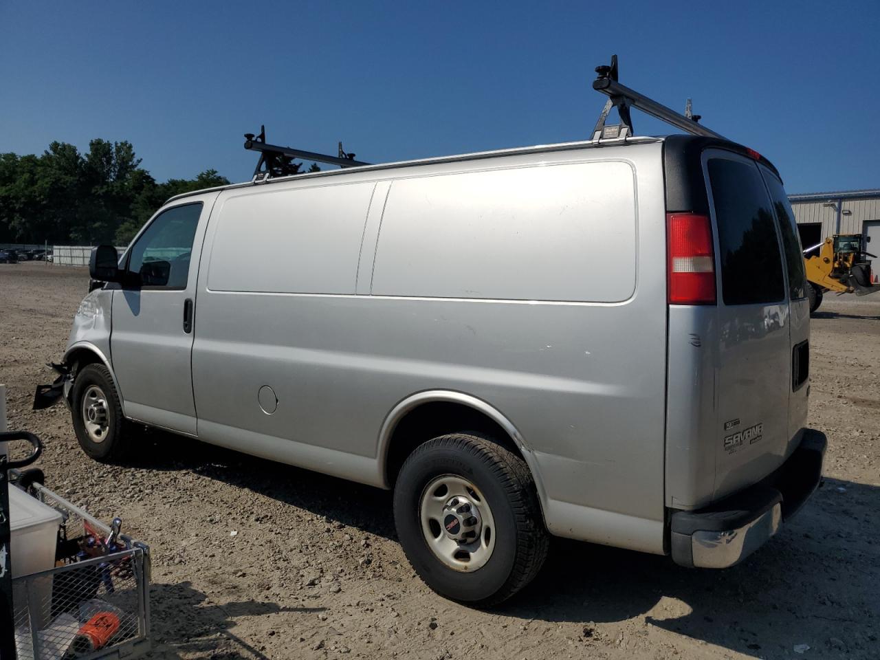 2011 GMC Savana G2500 - Фото 2