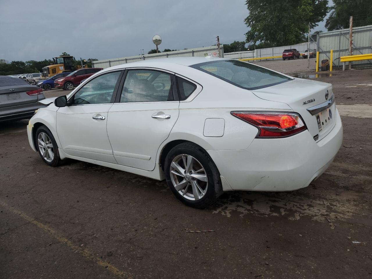 2015 Nissan Altima 2.5 - Image 2