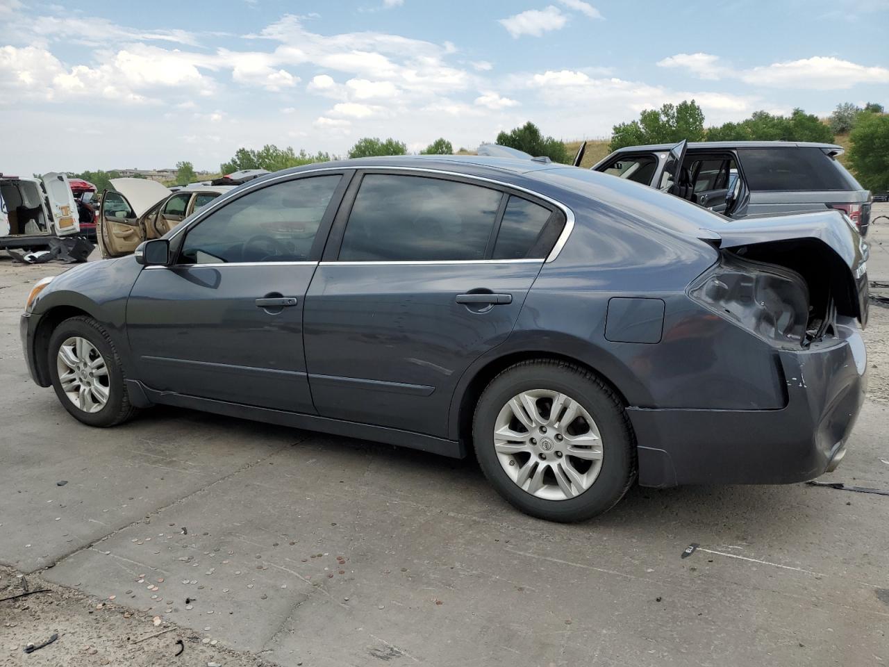 2012 Nissan Altima Base - Фото 2