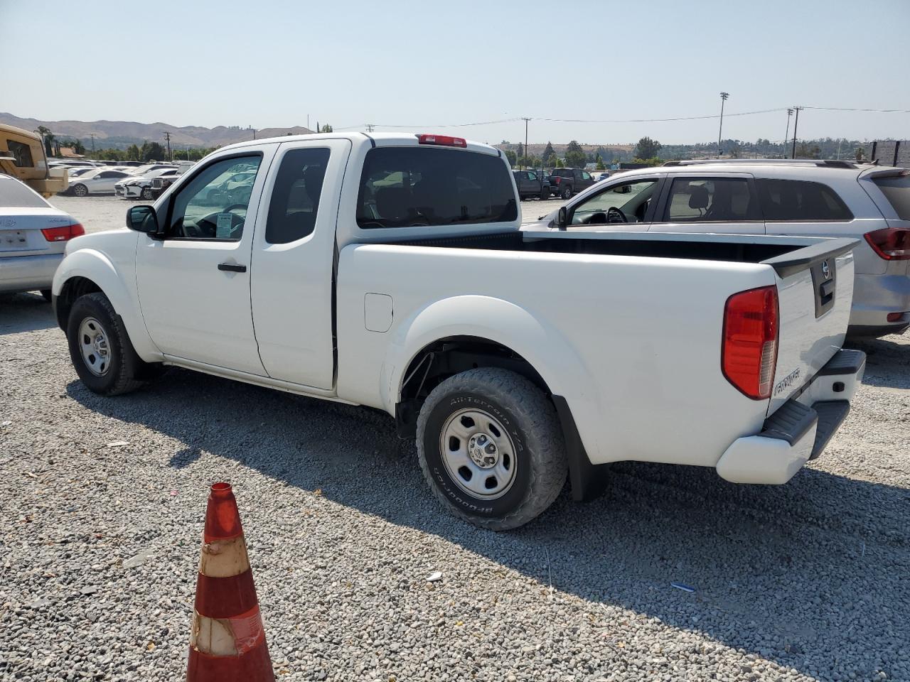 2019 Nissan Frontier S - Фото 2