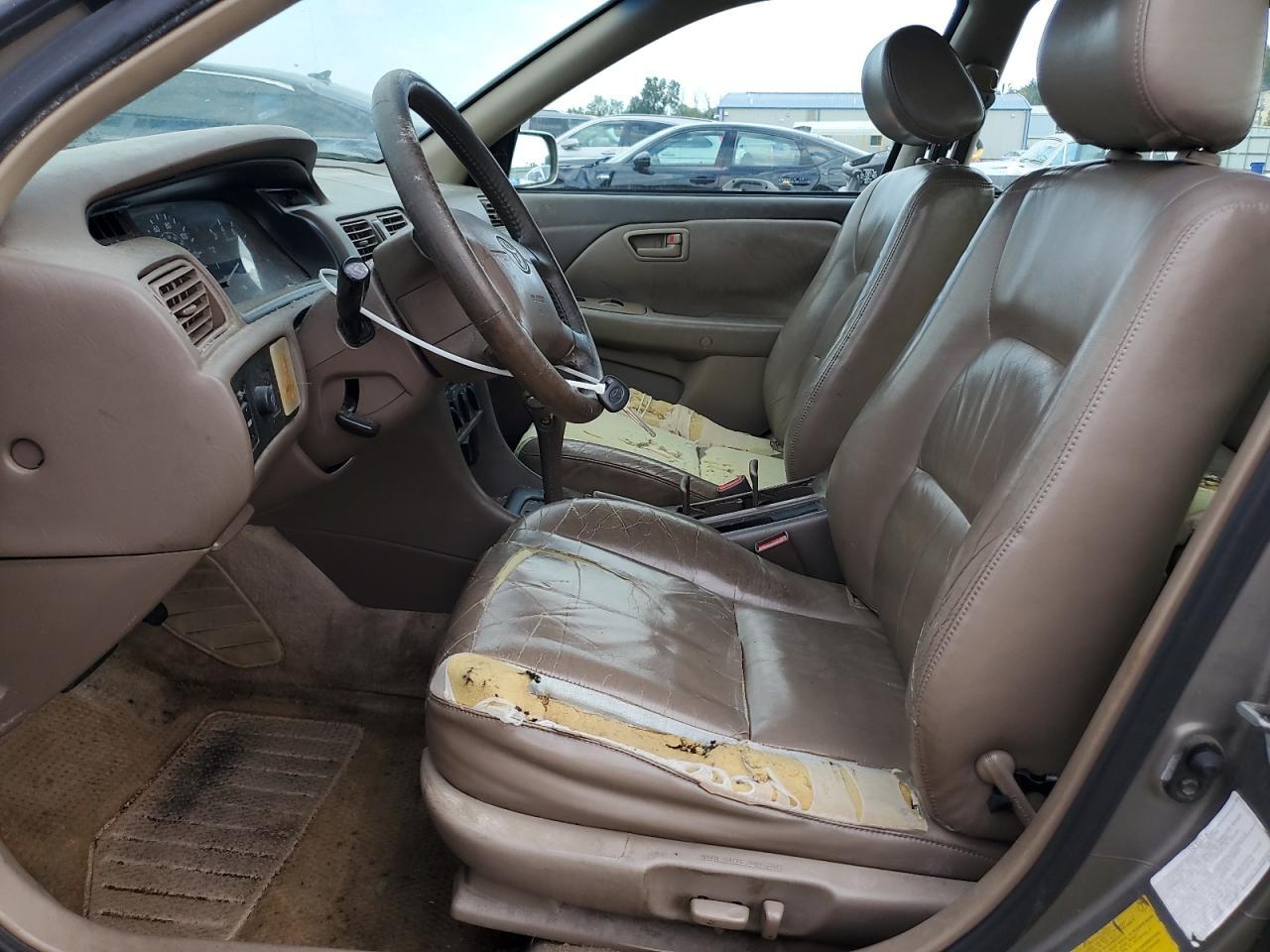 1998 Toyota Camry Le - Image 7