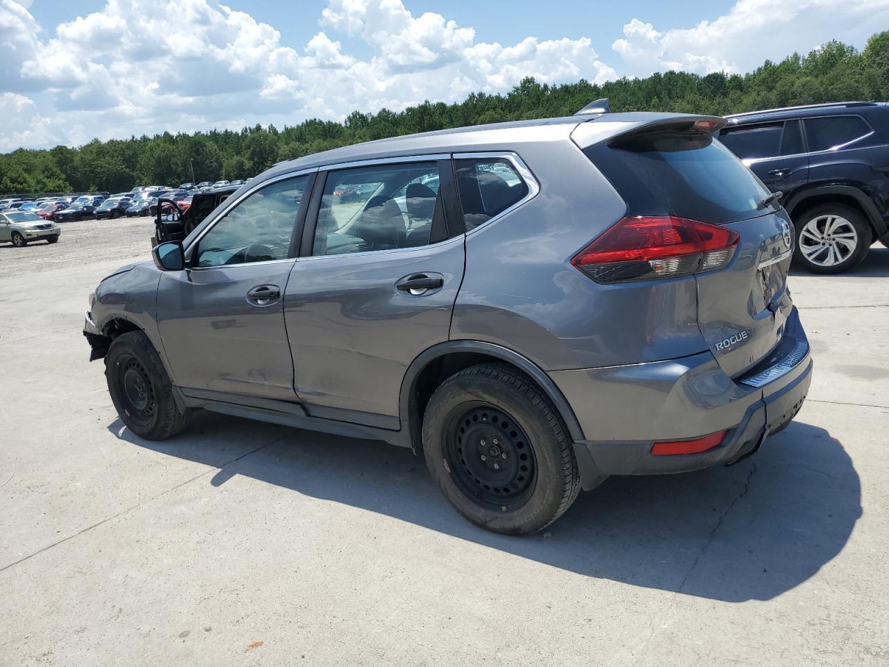 2019 Nissan Rogue S - Фото 2