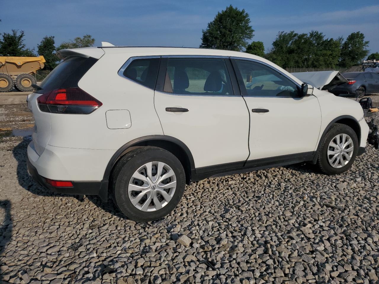 2018 Nissan Rogue S - Фото 3