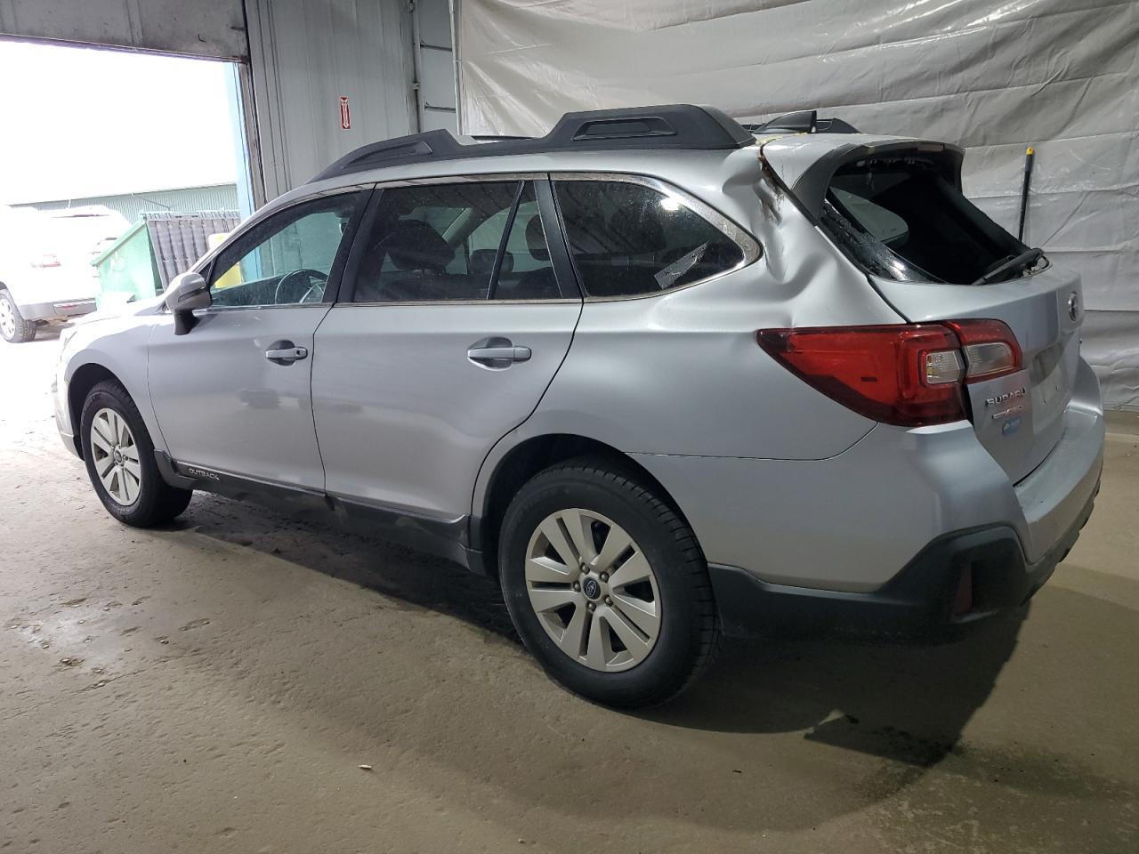 2018 Subaru Outback 2.5I Premium - Фото 2