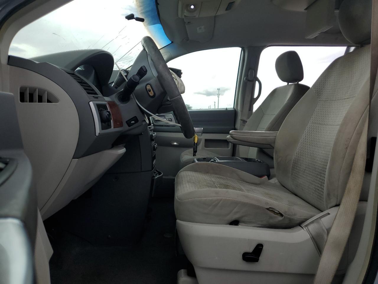 2008 Chrysler Town & Country Touring - Фото 7